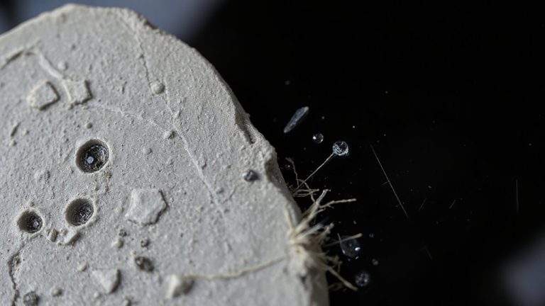 clay bar decontamination properties