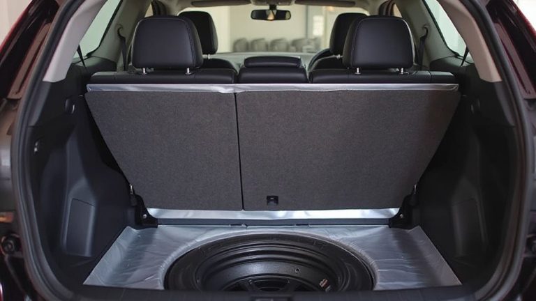 hatchback trunk noise reduction